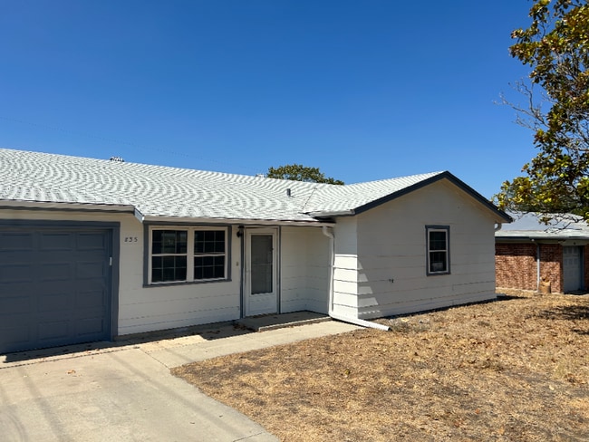 Building Photo - 835 Michelle Dr