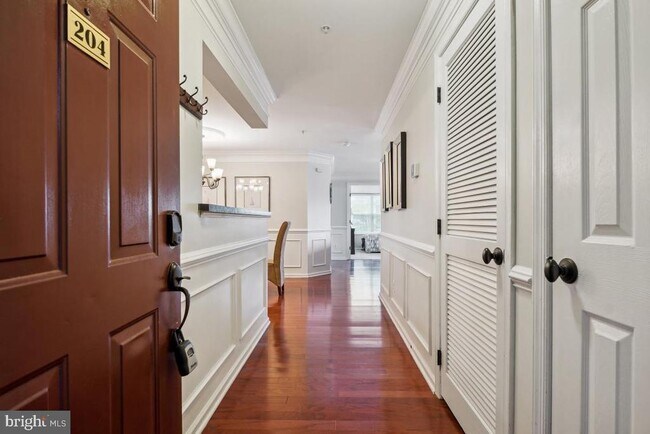 Building Photo - 8095 Lacy Dr