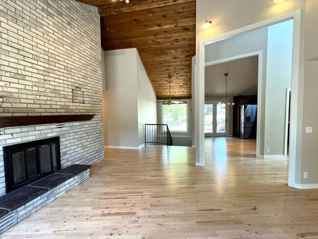 Foto del edificio - Fantastic 4 bed 3 bath home in the Highlan...