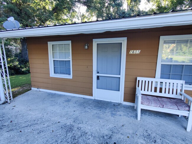 Foto del edificio - 1603 NW 16th Ct