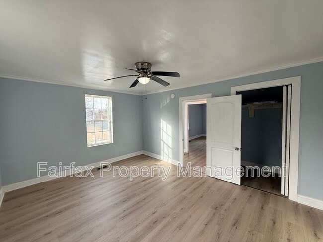 Building Photo - 307 Oneida St