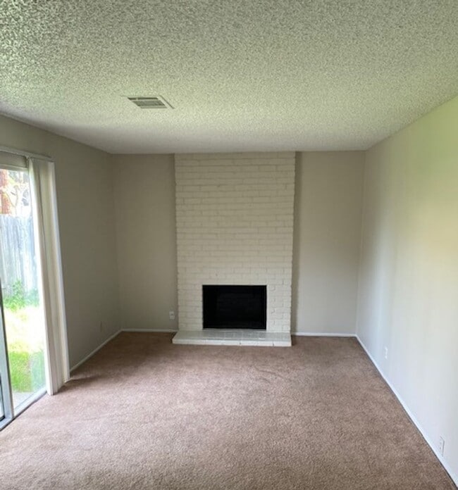 Building Photo - 331 FRANKLIN CT., VACAVILLE, CA 95687