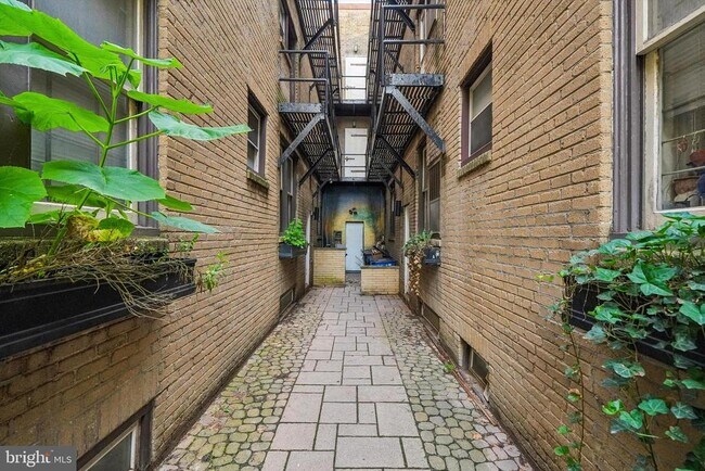 Foto del edificio - 334 Lombard St