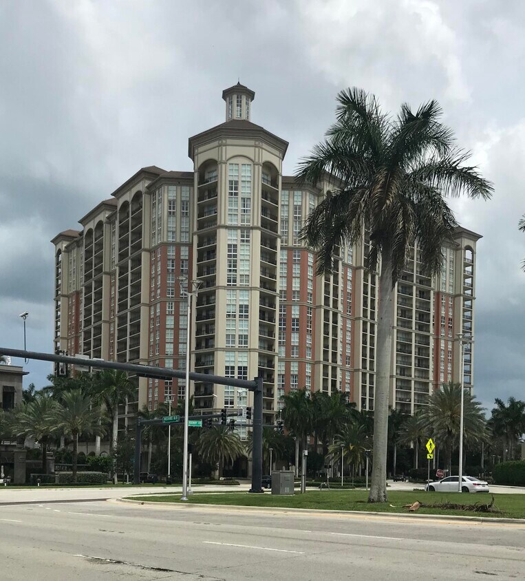 Primary Photo - 550 Okeechobee Blvd