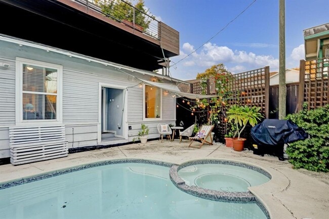 Building Photo - 608 Cordell St
