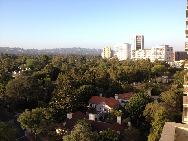 Foto del edificio - 10751 Wilshire Blvd