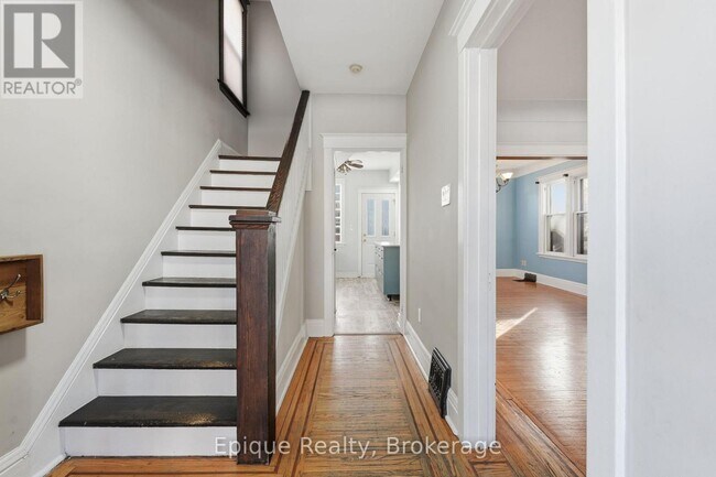 Photo du bâtiment - 67 Kensington Ave S