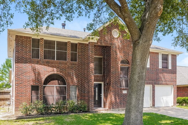 Building Photo - 15806 Mission Crest Ct