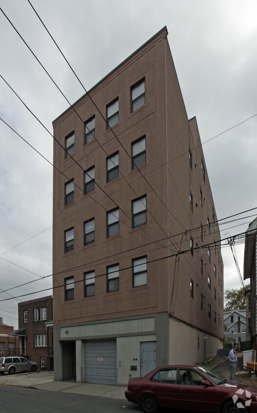 Building Photo - 45 Cottage St