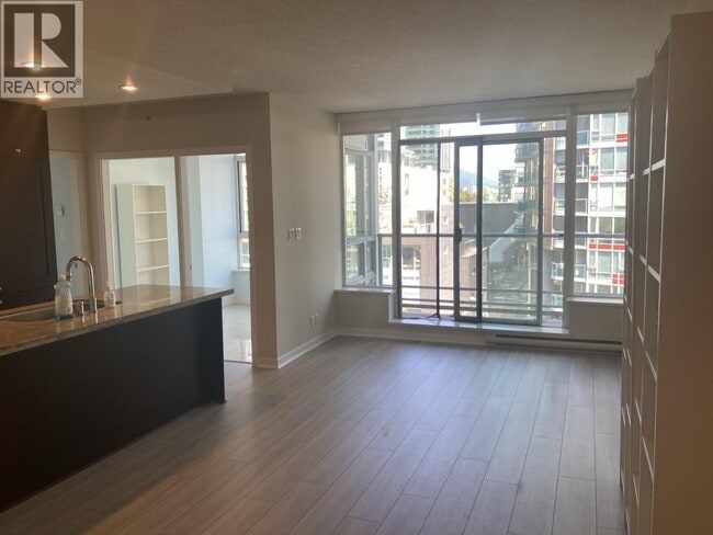 Photo du bâtiment - 821-821 Cambie St.