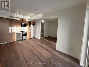 Building Photo - 412 Silver Maple Rd