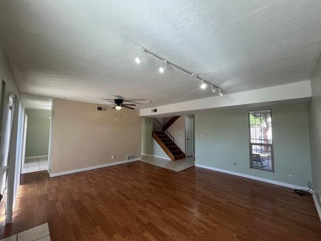 Building Photo - 112 Calle Playa Del Sol NE