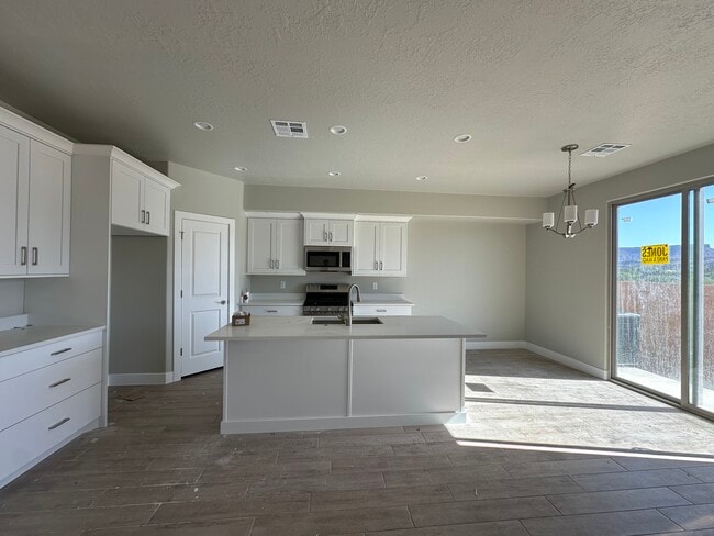 Building Photo - 408 N 480 W