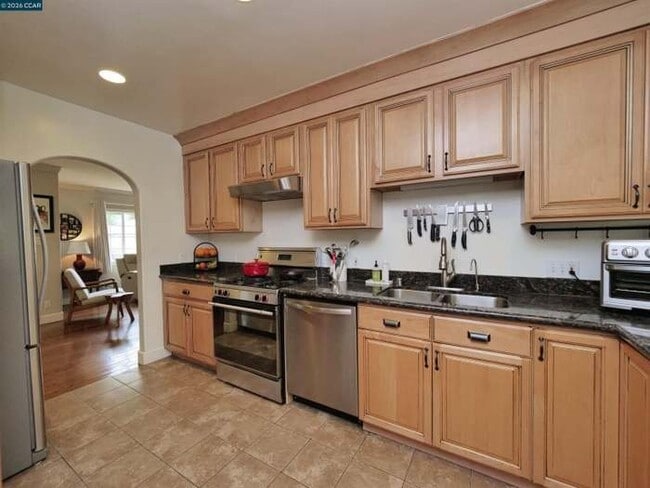 Building Photo - 1260 Apple Dr