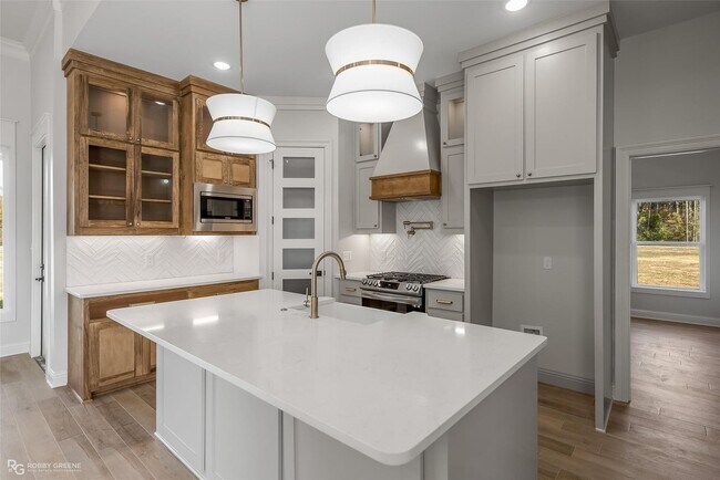 Foto del edificio - Modern 4 Bedroom / 3 Bath Home