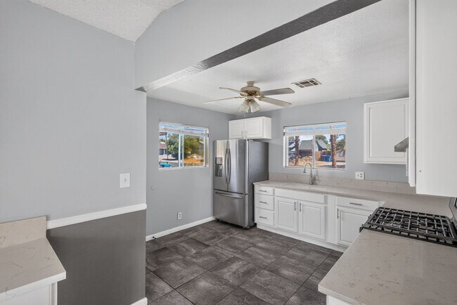 Building Photo - 6417 Placer Dr