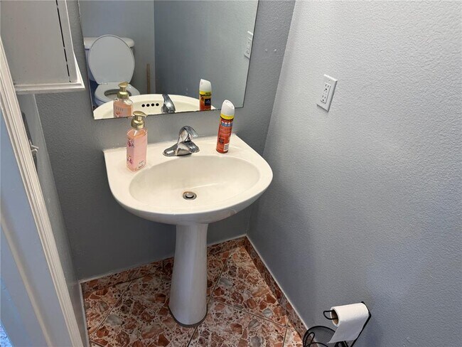 Foto del edificio - 1219 Kempton Chase Pkwy