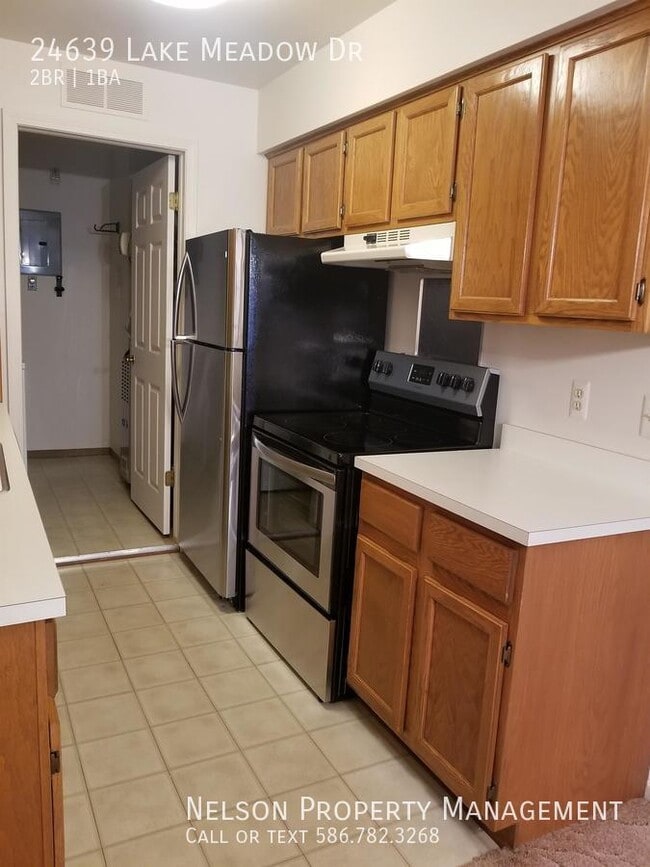 Foto del edificio - 24639 Lake Meadow Dr