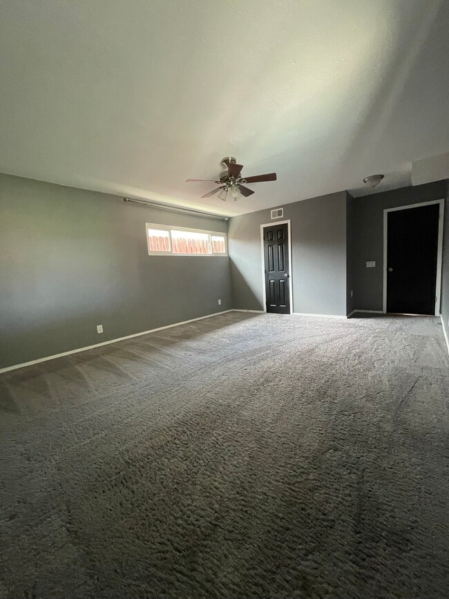 Foto del edificio - 1686 Brentwood Dr