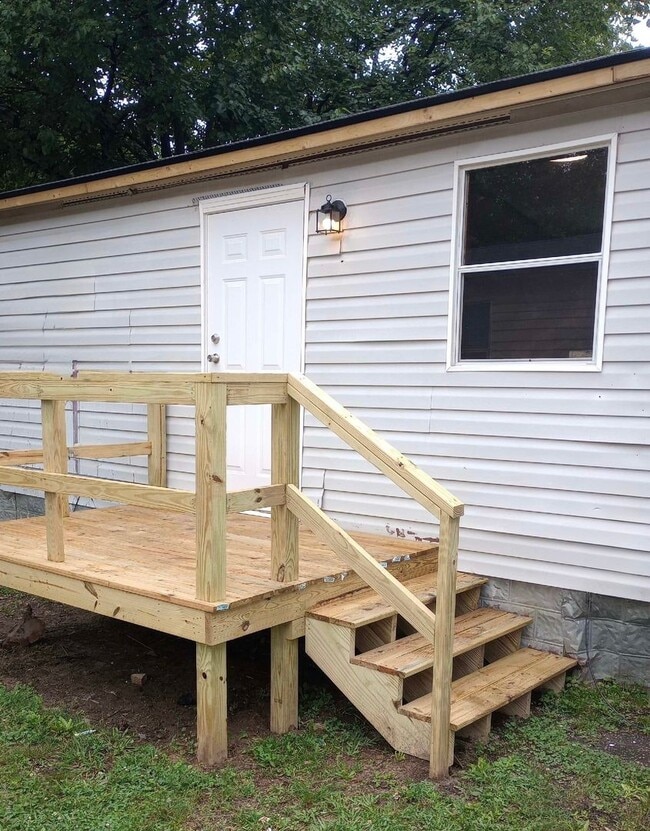 Building Photo - 122 Holly Vista Ln