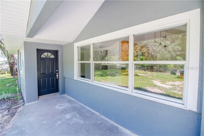 Building Photo - 2056 Sheeler Ave