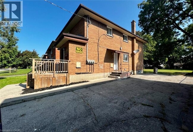 Building Photo - 330 Kiwanis Park Dr