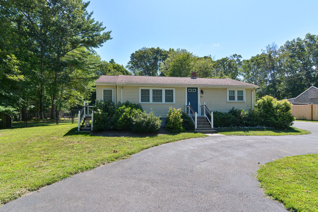 55 Oak St, Norton, MA 02766 House Rental in Norton, MA