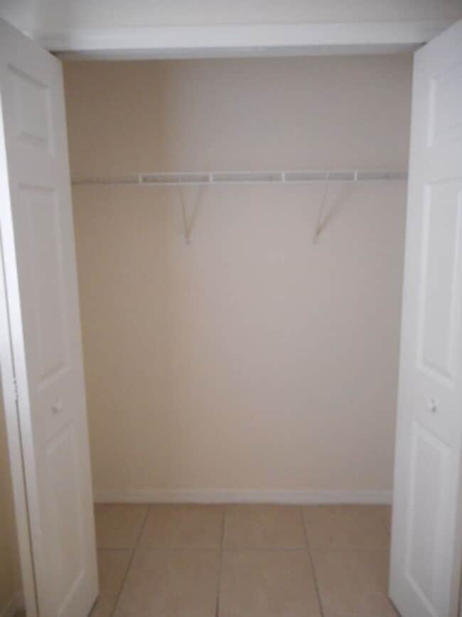 Building Photo - FIRST MONTH FREE!!! Duplex 3/2 + Garage 1 vehicle.