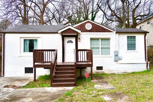 Photo - 444 Sunset Ave NW House