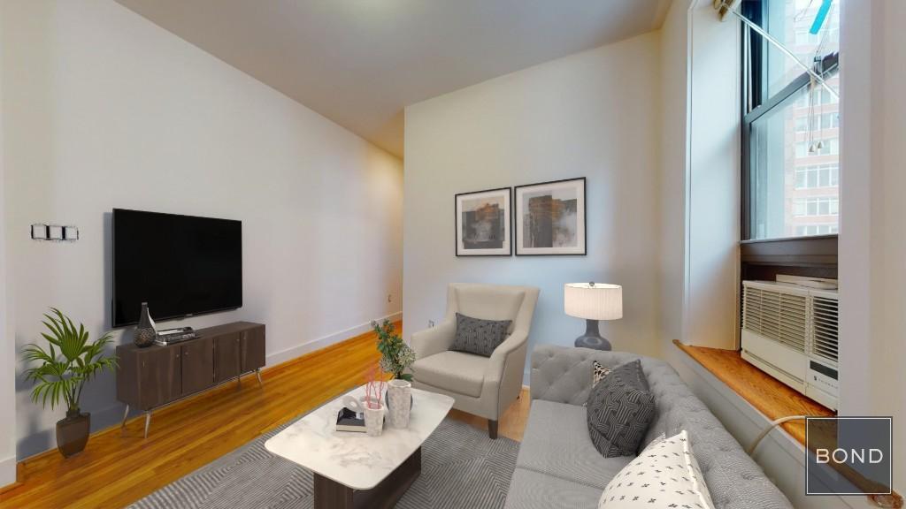 Foto principal - 129 E 97th St