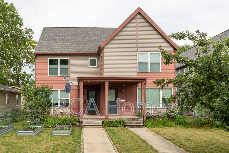 Foto principal - 2013 Bellefontaine St