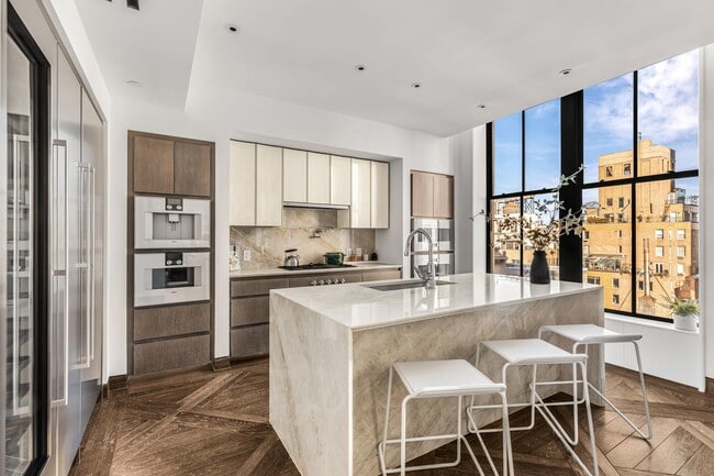 Building Photo - 111 W 57th St
