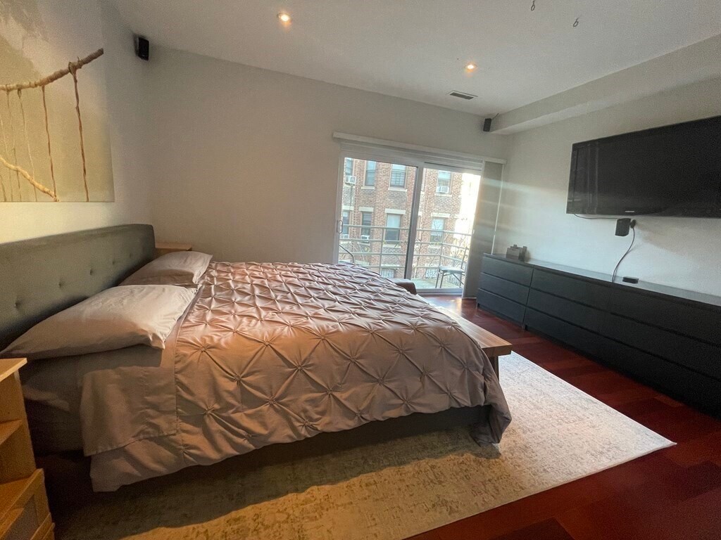 Foto principal - 196 Allston St