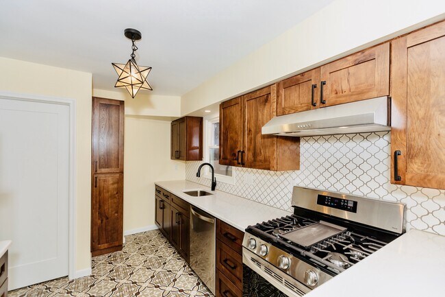 Photo - 1006 Brooks St Townhome
