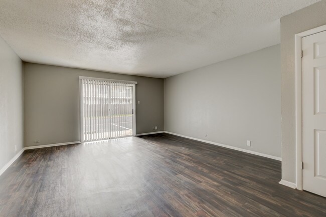 Northridge Court Apartments Cleburne, TX