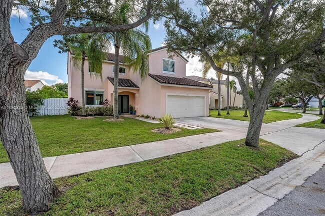 Foto del edificio - 925 Briar Ridge Rd