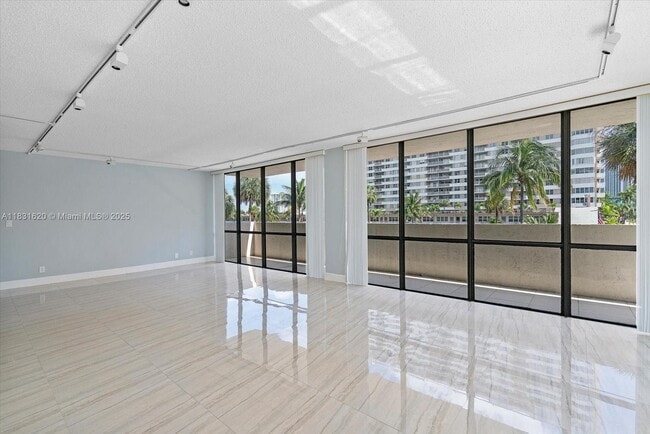 Building Photo - 2049 S Ocean Dr