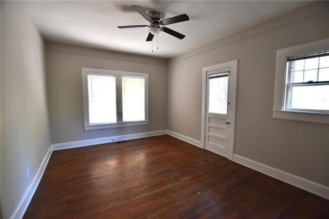 Foto del edificio - 1006 Greenwood Ave NE