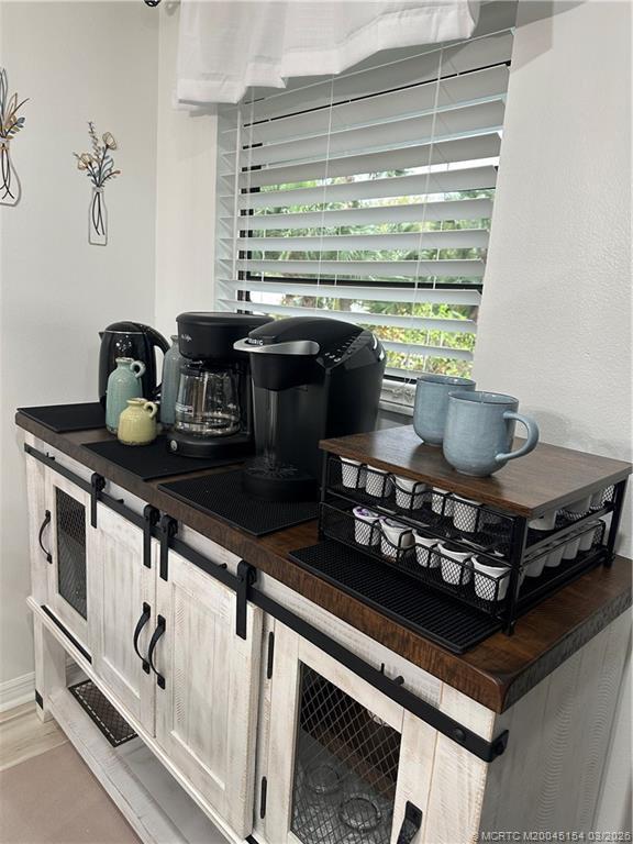 Building Photo - 4095 SE Centerboard Ln