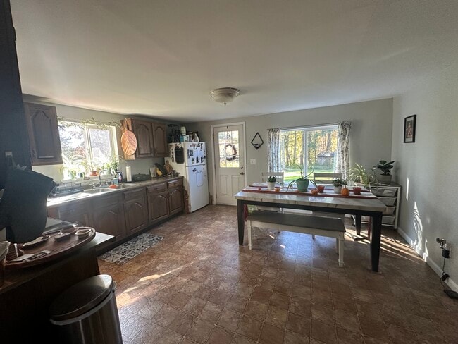 Building Photo - 57 Valley Rd