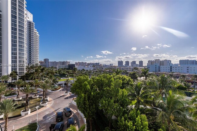 Foto del edificio - 18201 Collins Ave