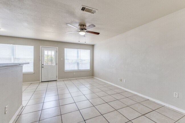 Foto del edificio - 4608 Alamosa St