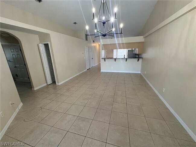 Foto del edificio - 1104 Diplomat Pkwy E