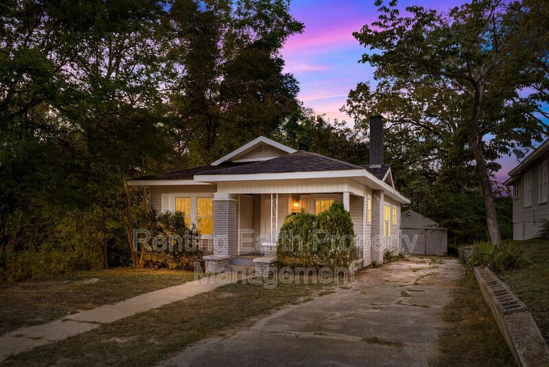 Primary Photo - 1736 Mountain Dr