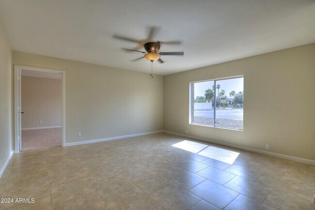 Building Photo - 5112 E Charter Oak Rd