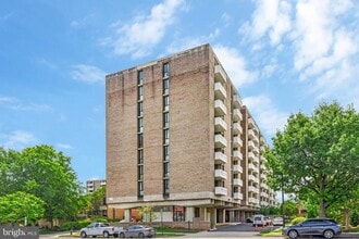 Building Photo - 300 M St SW