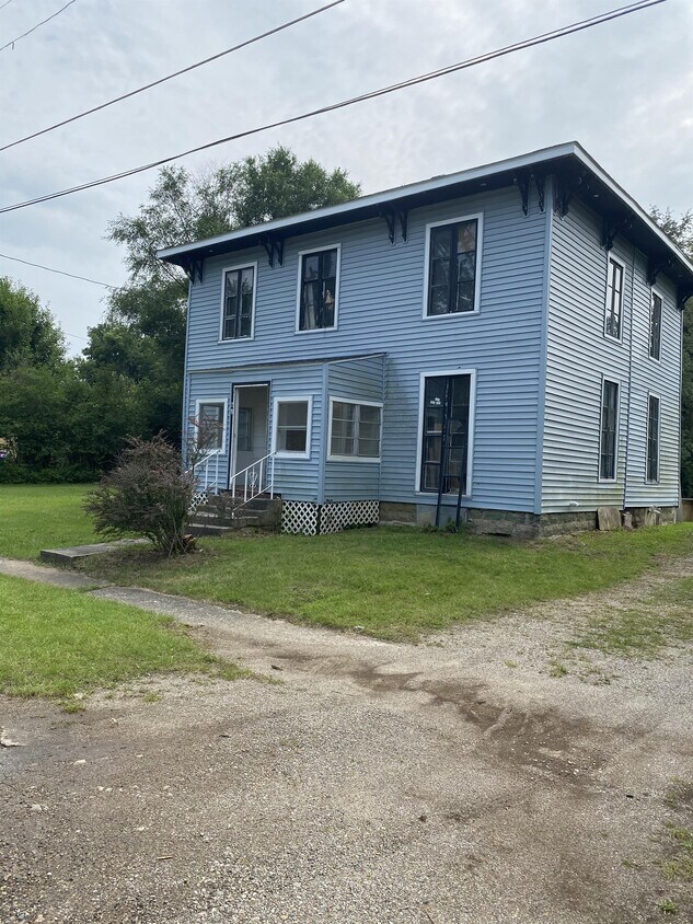 28 McClellan St, Hillsdale, MI 49242 House Rental in Hillsdale, MI