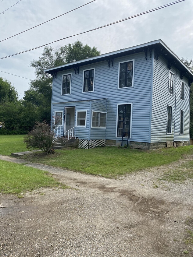 28 McClellan St, Hillsdale, MI 49242 House Rental in Hillsdale, MI
