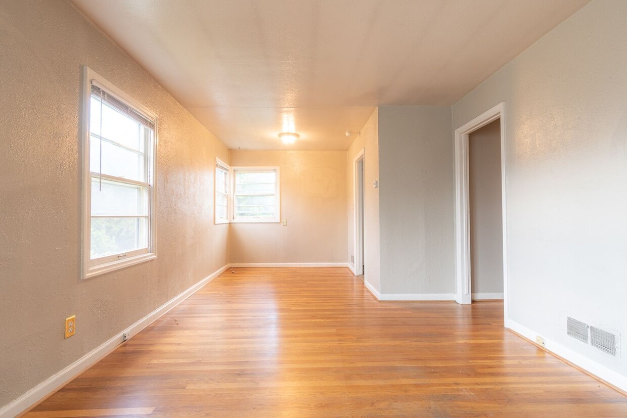 Primary Photo - 5412-5420-5420 NE 9th Ave
