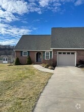 Building Photo - 122 Hollen Mill Ct